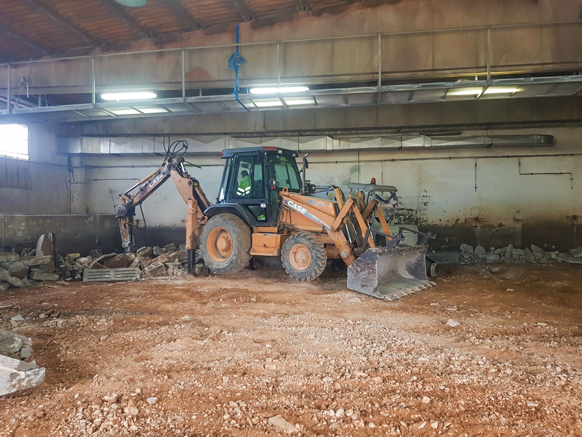 Jucar Teruel detalle maquinas trabajando