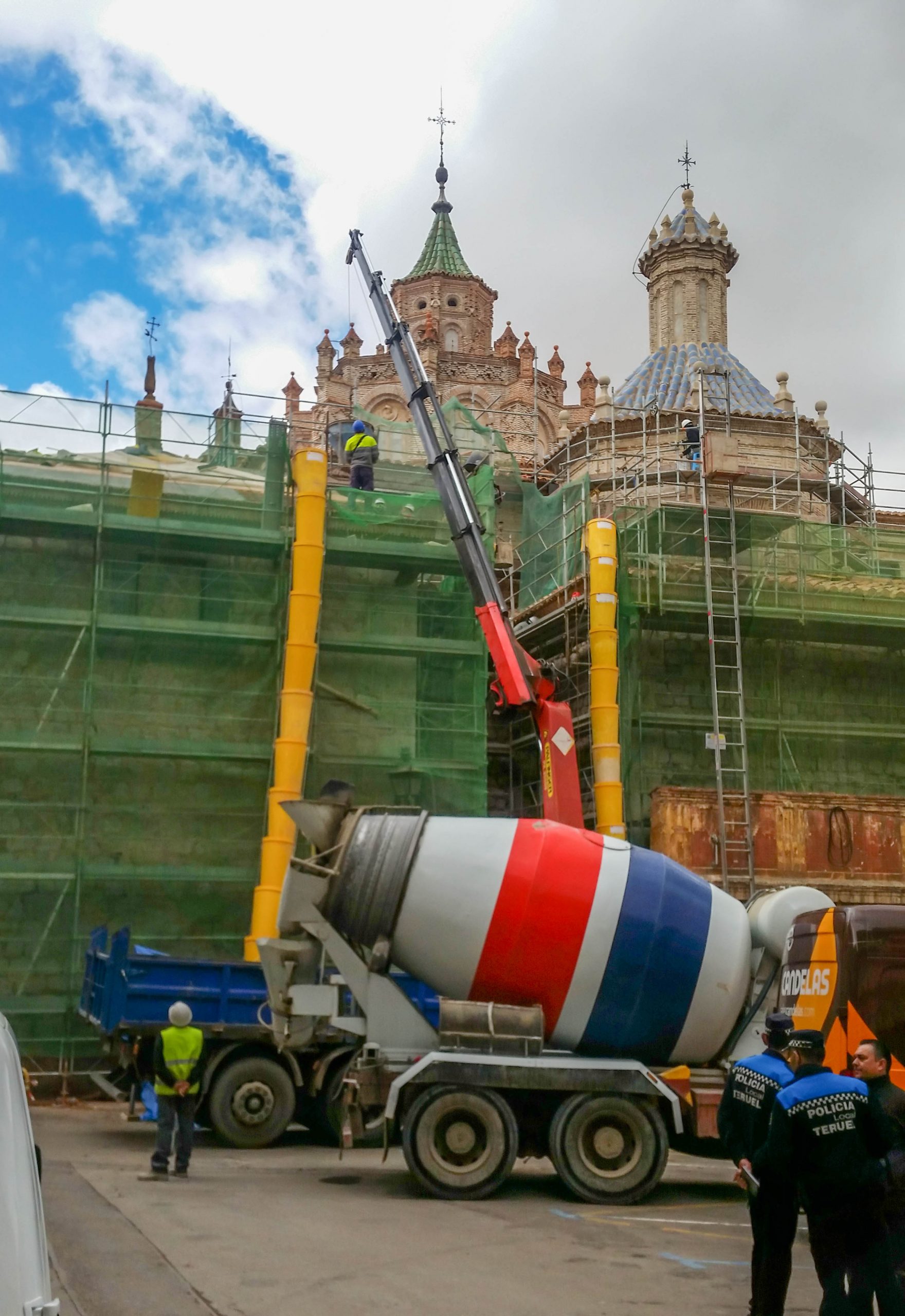 Jucar Teruel detalle maquinas trabajando