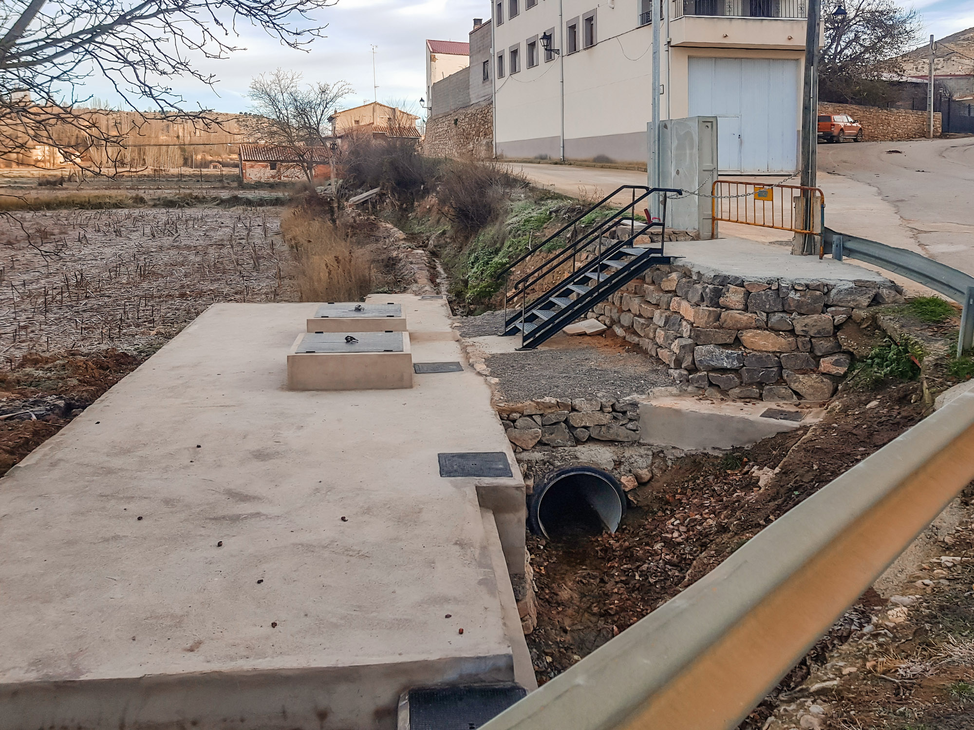 Jucar Teruel detalle maquinas trabajando